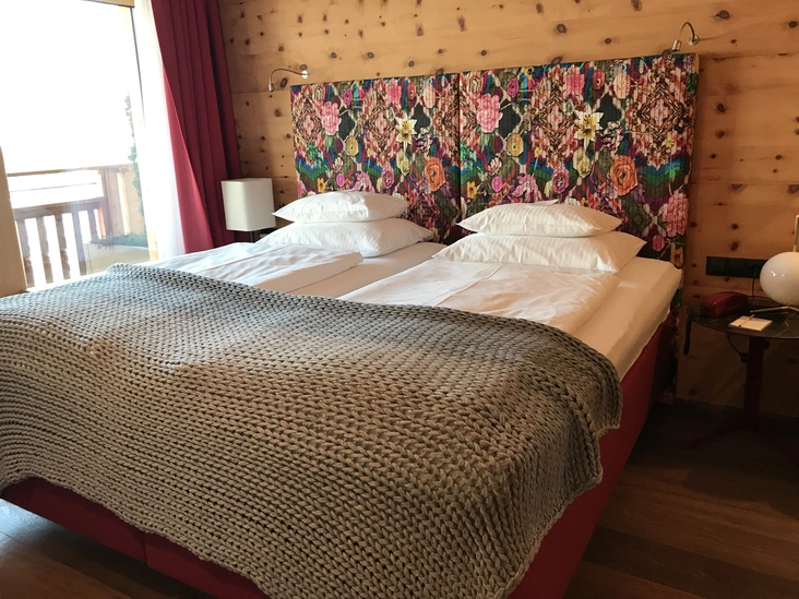 Bedroom | Zemmgrund SummitSuite | 43 m2 | 2-4 people | 5* DasPosthotel